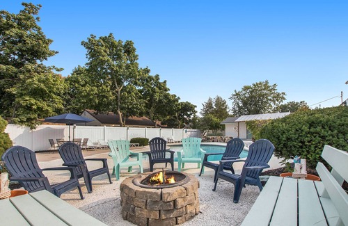 Bluffton Casa | Muskegon Beach House Oasis With Pool!