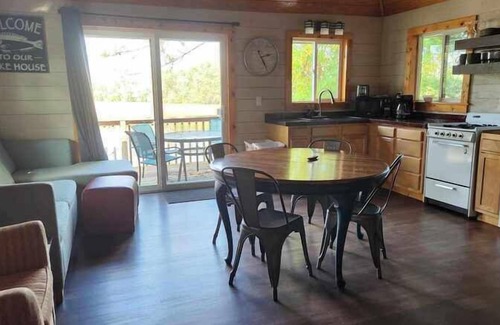 Fremont Cabina | Muskie Cabin - Waterfront resort on Fremont Wolf River