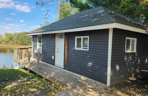Fremont Cabina | Muskie Cabin - Waterfront resort on Fremont Wolf River