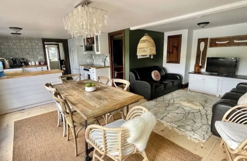 Utterson Cabaña | Muskoka Cabana - Sandy beach cottage in Muskoka
