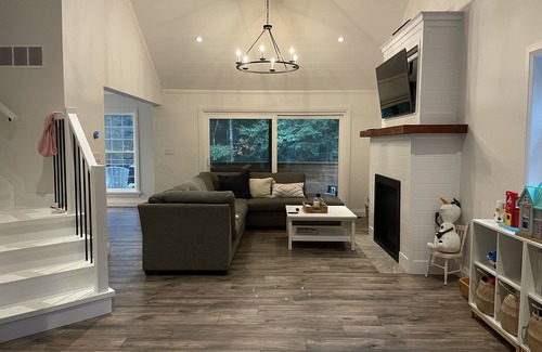 Seguin Casa | Muskoka Getaway! Snowmobile, ski and snowshoe trails in backyard. Fireplace wifi
