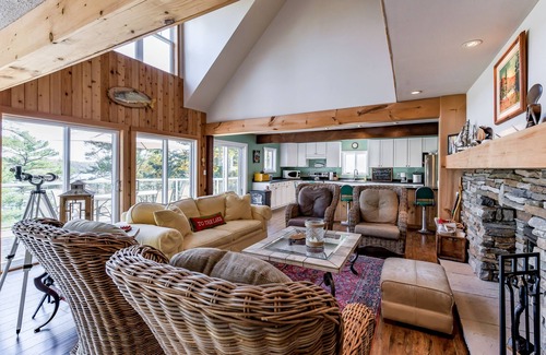 Seguin Cabaña | Muskoka Island cottage on Lake Joseph