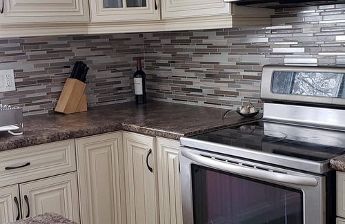 Utterson Casa | Muskoka Lakehouse Retreat - Family Friendly with Sandy Beach on Three Mile Lake