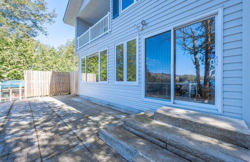 Dorset Cabaña | MUSKOKA PAINT LAKE, priceless views