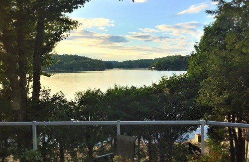 Dorset Cabaña | MUSKOKA PAINT LAKE, priceless views