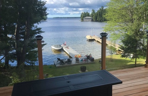 Muskoka Lakes Cabaña | Muskoka Waterfront Cottage - Lake Muskoka Shallow Water Entry