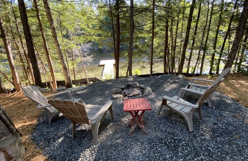 Utterson Cabaña | Muskoka Waterfront on Little Long Lake, a mere 2 hour drive from the city.
