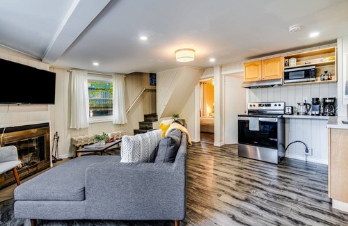 Dwight Cabaña | Muskoka Waterfront Retreat