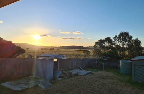 Moss Vale Casa | Must Love Dogs! Time to Paws in Moss Vale.