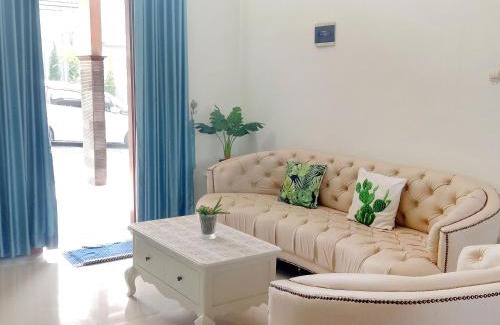 Sleman Casa | Mutiara Balecatur Guest House