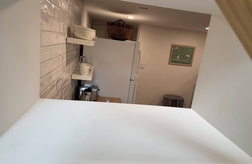 Vineyard Haven Apartamento | MV Modern Queen 1BR and Qu. sofa bed private bedroom apartment sleeps 4 to 6