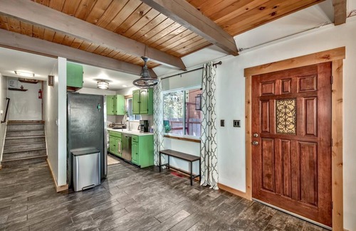 Pioneer Trail Casa | MV30 Lake Tahoe home close to skiing