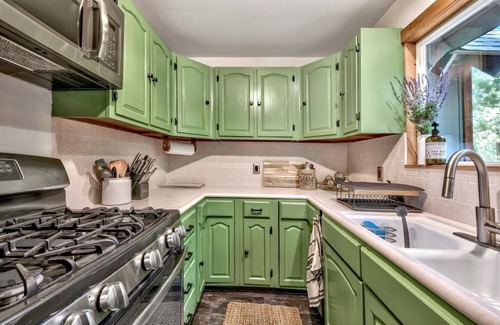 Pioneer Trail Casa | MV30 Lake Tahoe home close to skiing