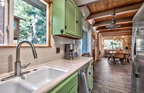 Pioneer Trail Casa | MV30 Lake Tahoe home close to skiing