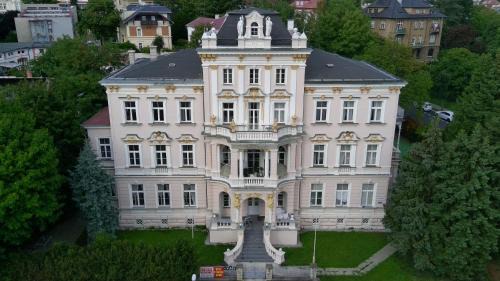 Teplice Apartamento | MVA House Teplice, Šanovský park