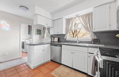 Canton Casa | MVP Manor; 3 Min to HOF & Belden Village