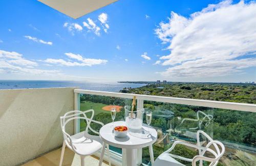 Coconut Grove Hotel | MVR Suite in Grove-s Best-Kept Secret