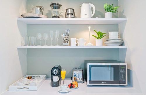 Coconut Grove Hotel | MVR Suite in Grove-s Best-Kept Secret