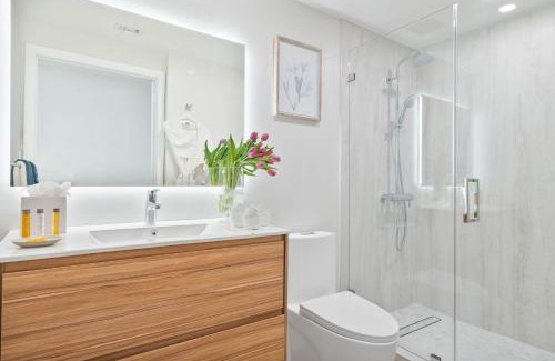 Coconut Grove Hotel | MVR Suite The Secret to Luxury Living Is Right Here