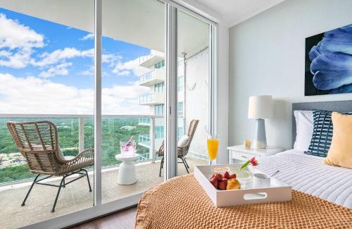 Coconut Grove Hotel | MVR Suite with Poolside Sips and Biscayne Backdrop