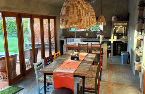 Lomas de Cocoyoc Chalet De Esquí | Casa en Lomas de Cocoyoc, Alberca, Pet friendly.