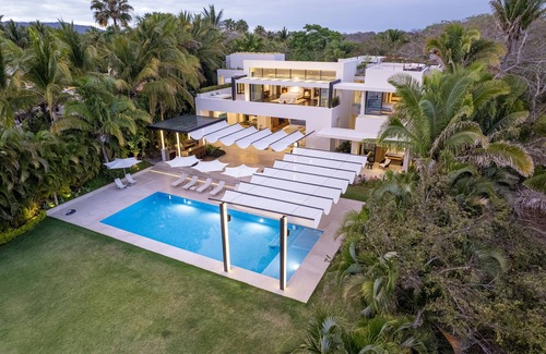 Punta de Mita Villa | Celestial, frente al océano Villa Luna marzo Privado, playa de arena. El personal es magnífico de seis.