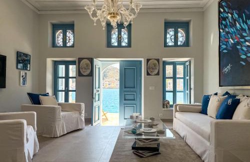 Megisti Casa | My Crown House, Kastellorizo Port