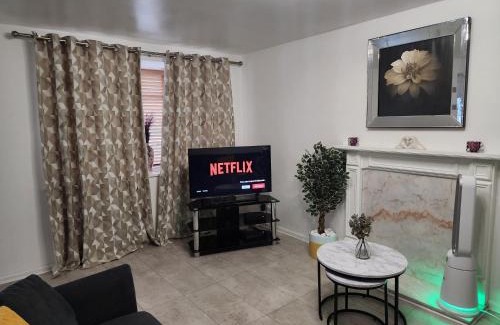 Swinton Casa | My Holiday Home -2 Bed -Free Parking