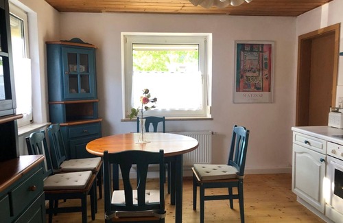 Kemmern Apartamento | "Mi casa de vacaciones Rosenbusch 1" con terraza privada, jardín y Wi-Fi