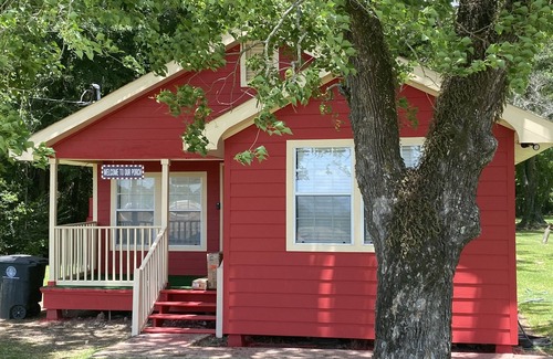 Baton Rouge Casa | My Lil Red House....