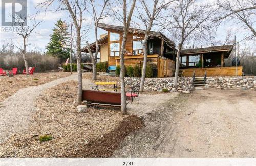 Saskatchewan Casa | My Lovely Lakeview Cottage Saskatchewan Beach 3 Bed - 2 Bath Cabin