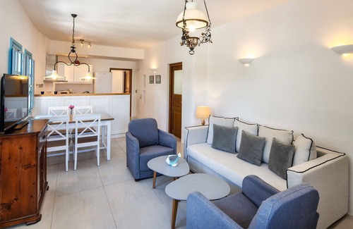 Kamari Villa | Villa en Fira con 2 habitaciones, capacidad 5