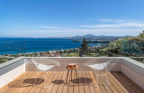 Afra Villa | My Rental Homes - Villa Marquez with infinity pool, equipped terrace and sea view.