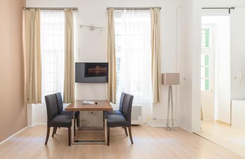 Nepszinhaz negyed Apartamento | My Residence in Budapest