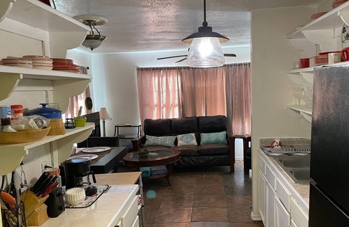 West San Antonio Chalet De Esquí | My Weekend Casita is located near Lackland Air Force Base Military
