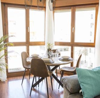 Distrito Oeste Apartamento | MyHouseSpain - Playa de poniente, con vistas al mar y parking gratuito