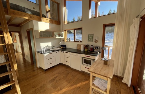 Central Okanagan Cabina | Myra Canyon Lodge + Ranch