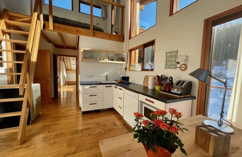 Central Okanagan Cabina | Myra Canyon Lodge + Ranch