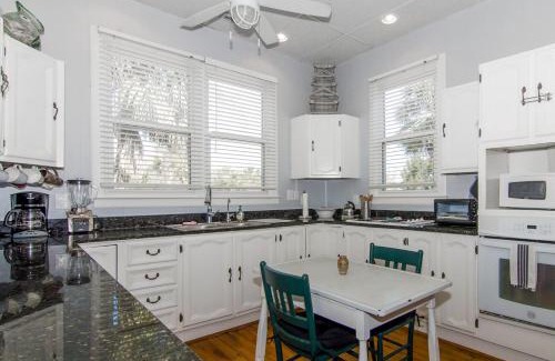 Edisto Island Casa | Myra's Cottage
