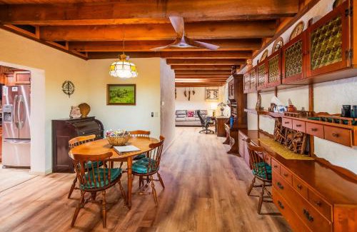 Cornville Casa | Myrinn-Hobbit Cottage on the Creek Storybook Stay