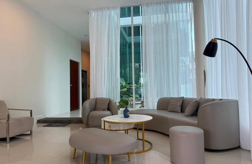 Downtown George Town Casa | myRoom at 11 J Adams
