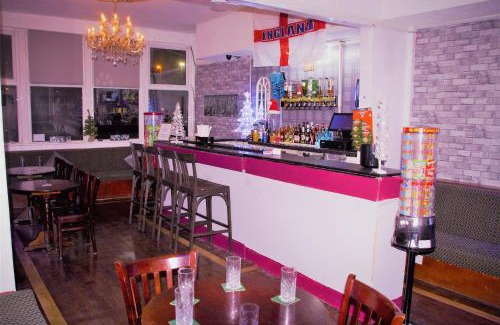 South Shore Hotel | MyRoomz Hollingdales Hotel