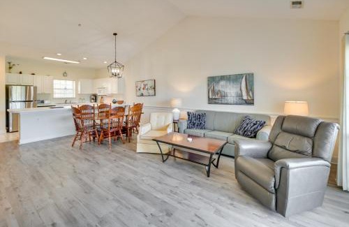 Central Myrtle Beach Apartamento | Myrtle Beach Getaway on Golf Resort with Balcony!