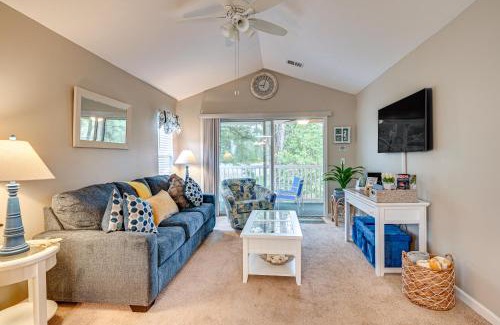 Carolina Forest Apartamento | Myrtle Beach Golf Course Condo with Pool Access!