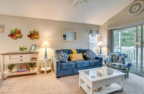 Carolina Forest Apartamento | Myrtle Beach Golf Course Condo with Pool Access!