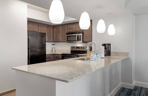 Cherry Grove Beach Complejo | Myrtle Beach, SC: 2 habitaciones Deluxe Boulevard View: Lazy River, Beach & More!