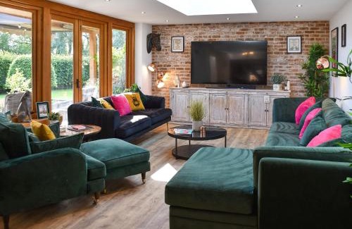 Repps with Bastwick Casa | Myrtle Cottage