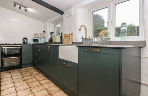 Hayle Cabaña | MYRTLE COTTAGE, pet friendly, character holiday cottage in Hayle
