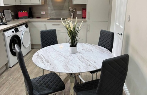 West Calder Casa | Myrtle Grove · Luxury 2 Bedroom Villa