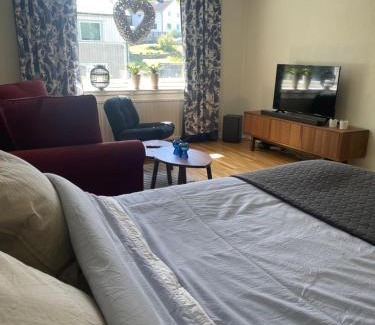 Uddevalla Apartamento | Mysig lägenhet, nära det mesta!